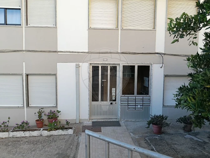 Apartamento T2 para Arrendamento em Azambuja Foto 3