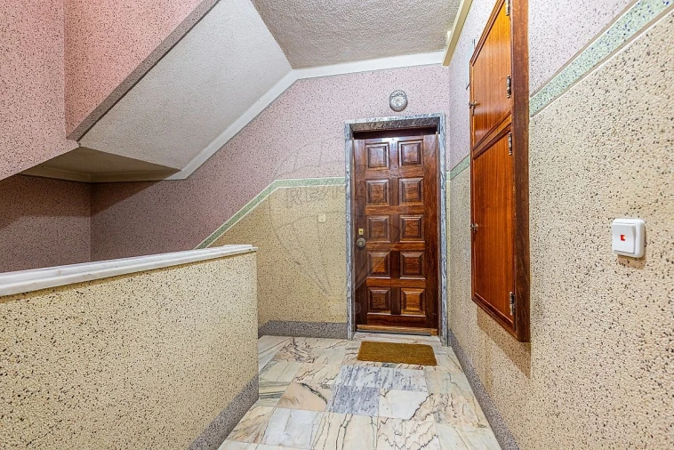 Apartamento T2 para Venda em Vila Franca de Xira Foto 7