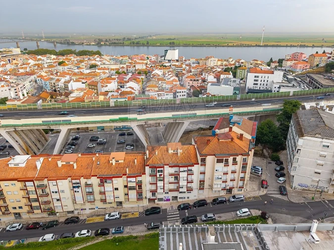 Apartamento T2 para Venda em Vila Franca de Xira Foto 12