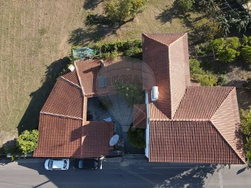 Moradia T5 para Venda em Gondemaria e Olival