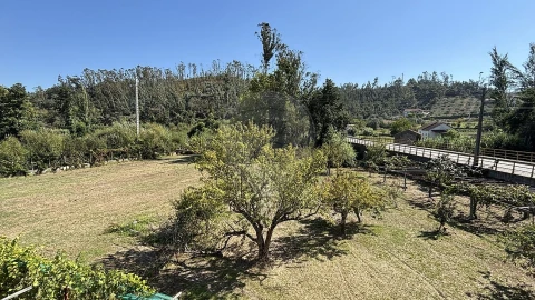 Moradia T5 para Venda em Gondemaria e Olival