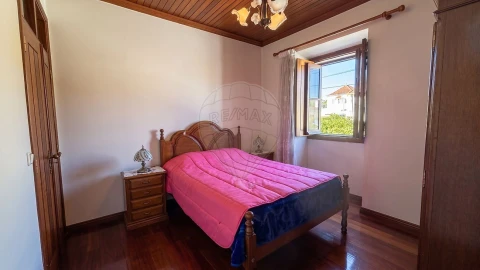 Moradia T5 para Venda em Gondemaria e Olival