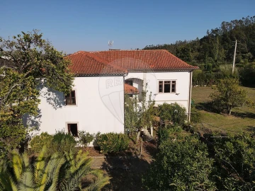 Moradia T5 para Venda em Gondemaria e Olival