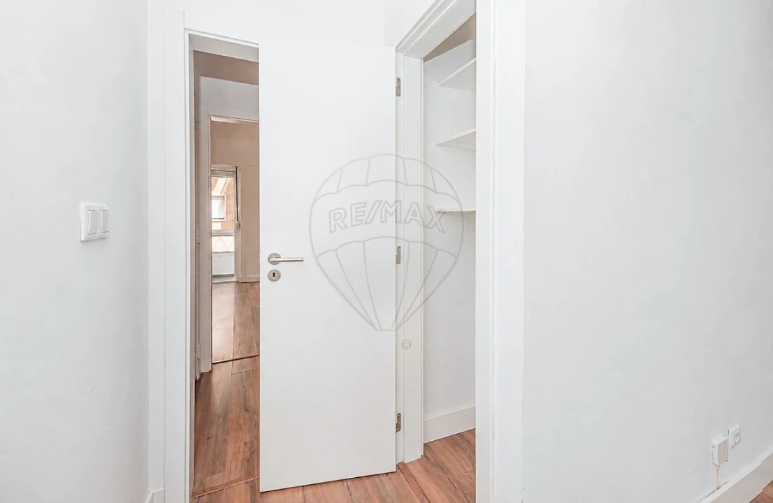 Apartamento T2 para Venda em Algés, Linda-A-Velha e Cruz Quebrada-Dafundo Foto 8