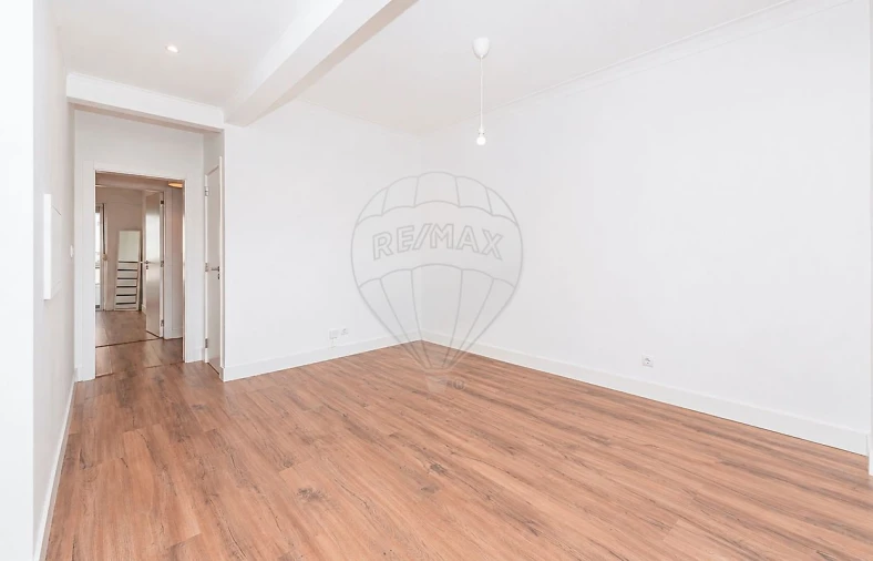 Apartamento T2 para Venda em Algés, Linda-A-Velha e Cruz Quebrada-Dafundo Foto 3