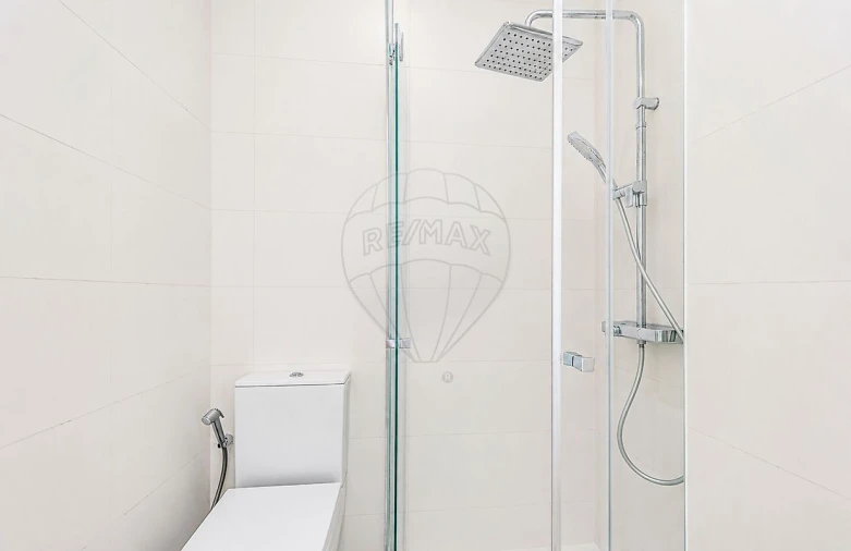Apartamento T2 para Venda em Algés, Linda-A-Velha e Cruz Quebrada-Dafundo Foto 2