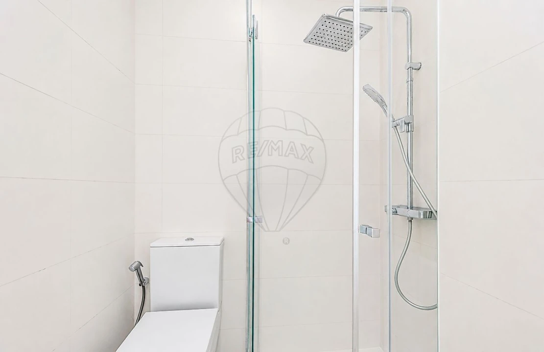 Apartamento T2 para Venda em Algés, Linda-A-Velha e Cruz Quebrada-Dafundo Foto 2