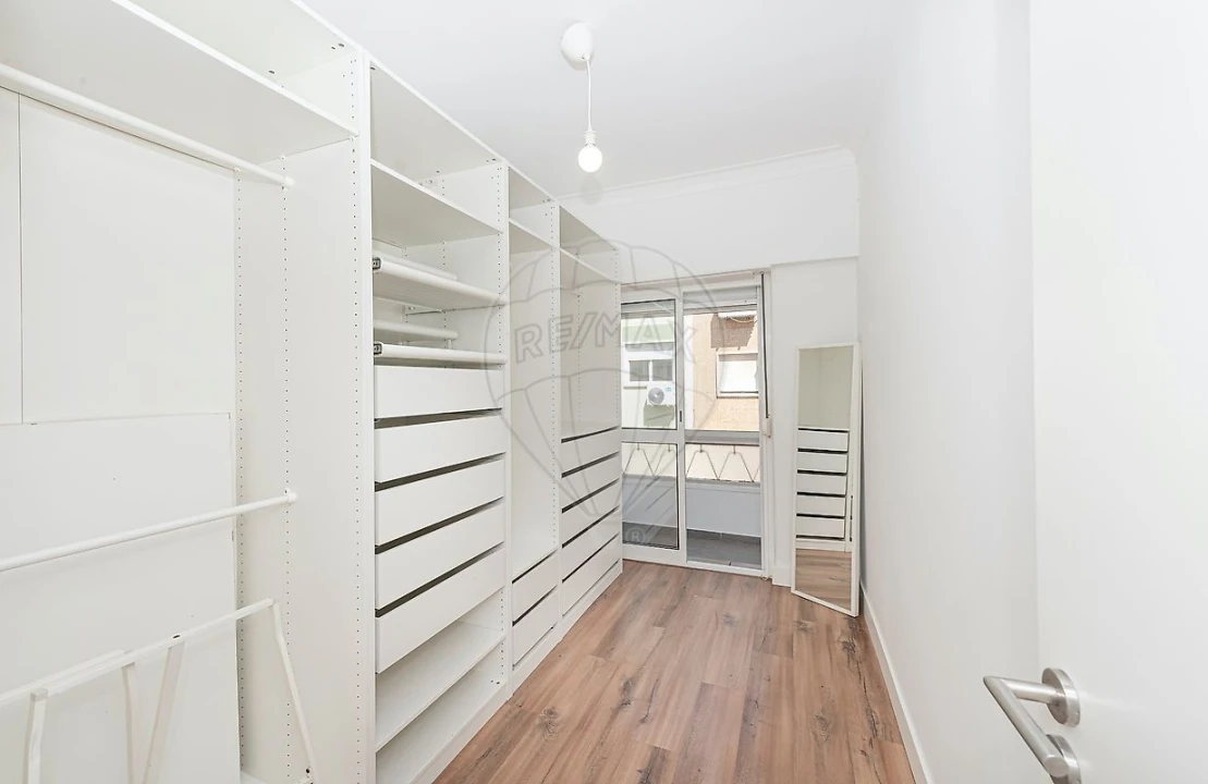 Apartamento T2 para Venda em Algés, Linda-A-Velha e Cruz Quebrada-Dafundo Foto 19