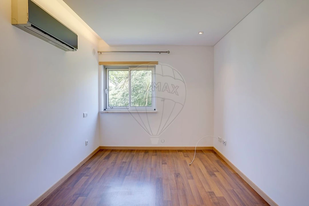 Apartamento T2 para Venda em São Martinho do Porto Foto 9
