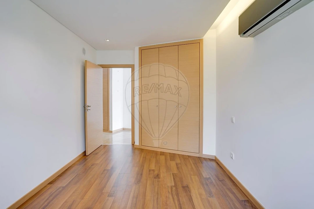 Apartamento T2 para Venda em São Martinho do Porto Foto 12