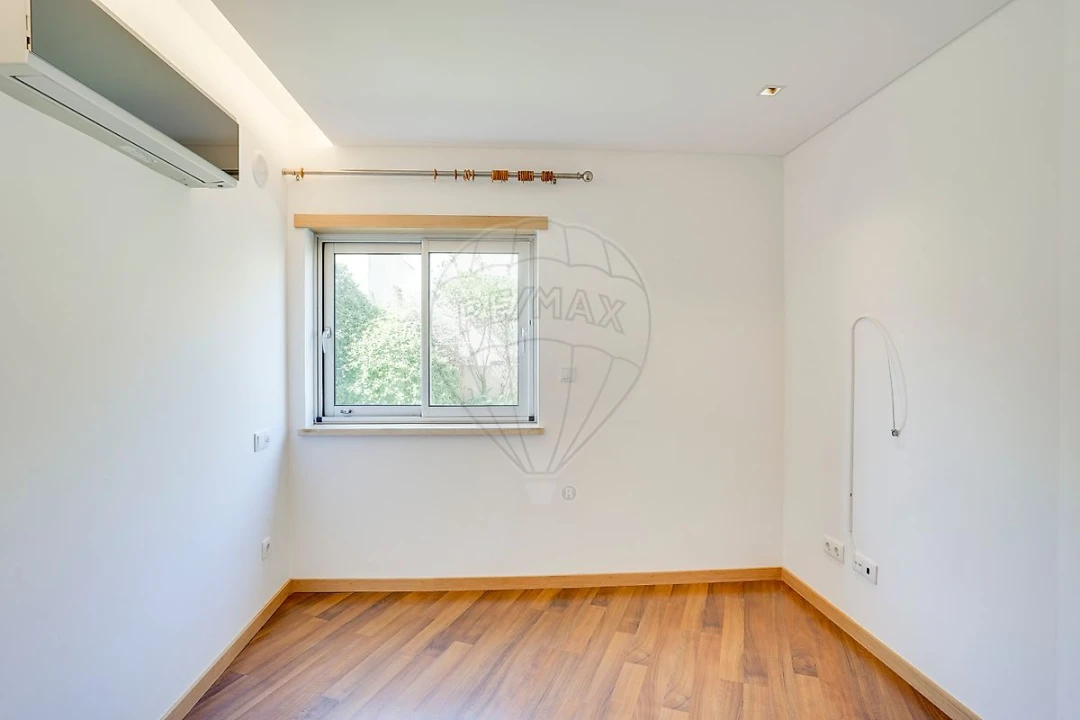 Apartamento T2 para Venda em São Martinho do Porto Foto 2
