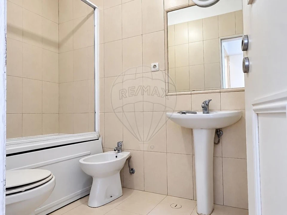 Apartamento T2 para Venda em Algueirão-Mem Martins Foto 3
