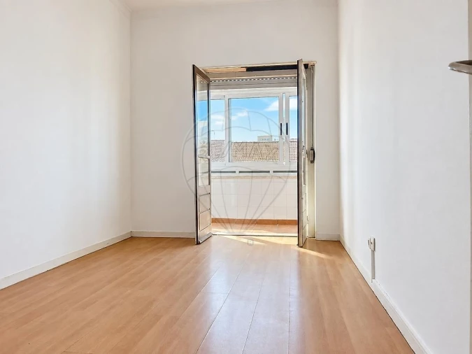 Apartamento T2 para Venda em Algueirão-Mem Martins Foto 5
