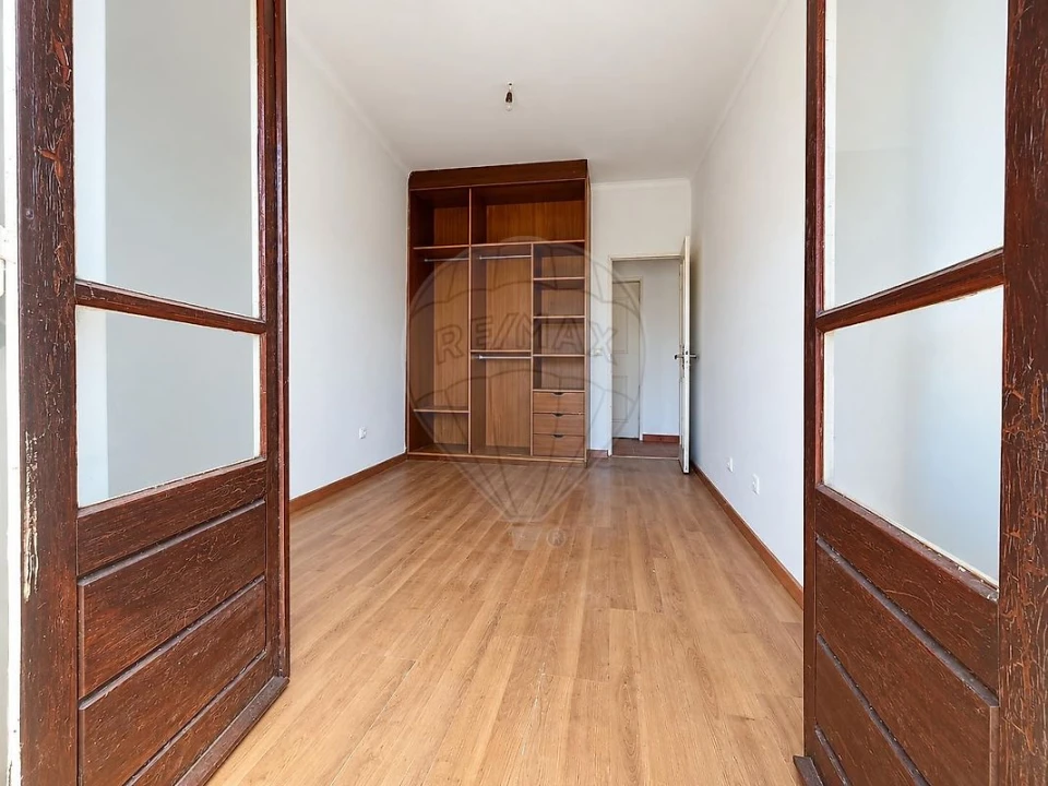 Apartamento T2 para Venda em Algueirão-Mem Martins Foto 6