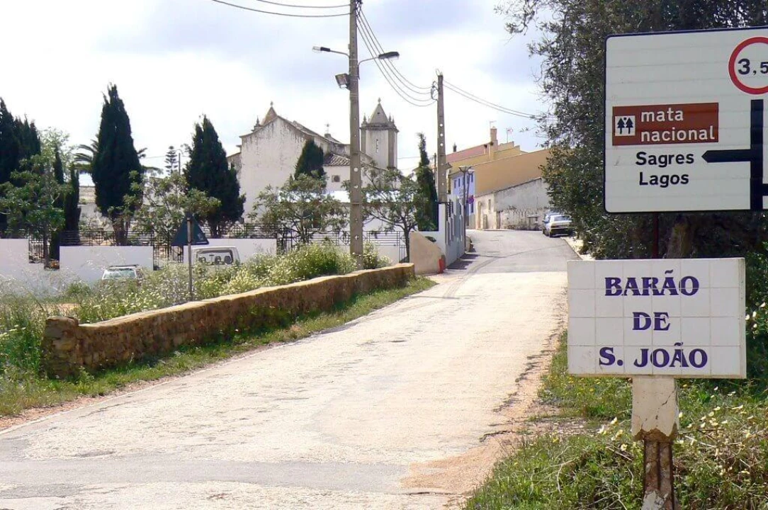 Terreno para Venda em Bensafrim e Barão de São João Foto 11