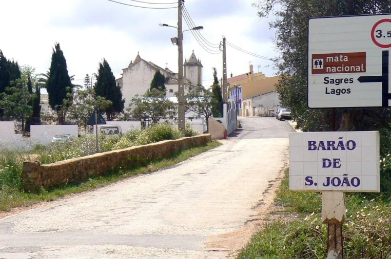 Terreno para Venda em Bensafrim e Barão de São João Foto 11