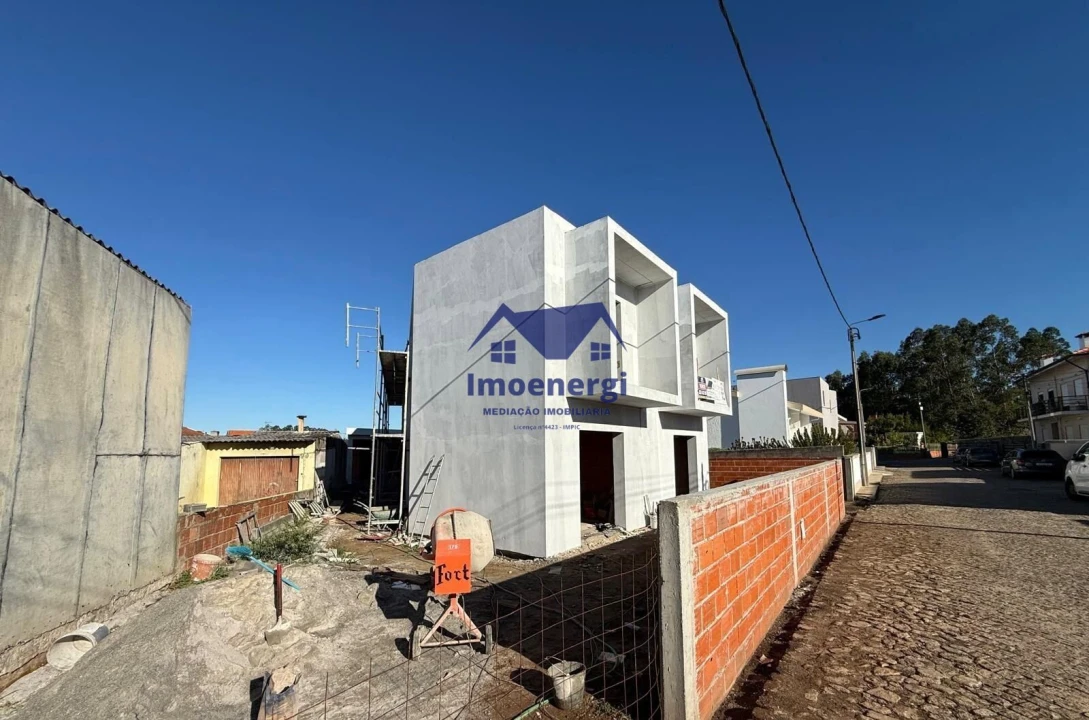 Moradia T2 para Venda em Modivas Foto 3