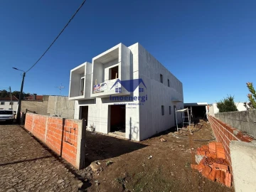 Moradia T2 para Venda em Modivas