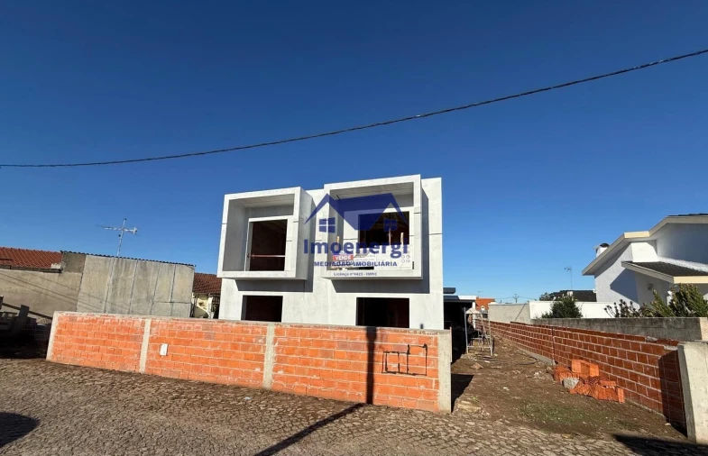Moradia T2 para Venda em Modivas Foto 2