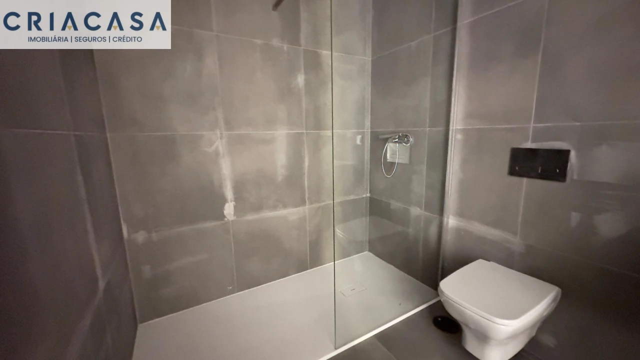 Apartamento T1 para Venda em Repeses e São Salvador Foto 11