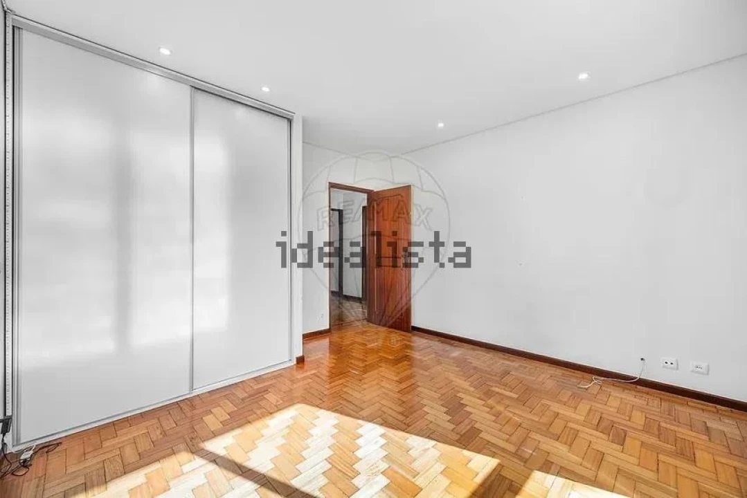 Moradia T4 para Venda em Braga (Maximinos, Sé e Cividade) Foto 13