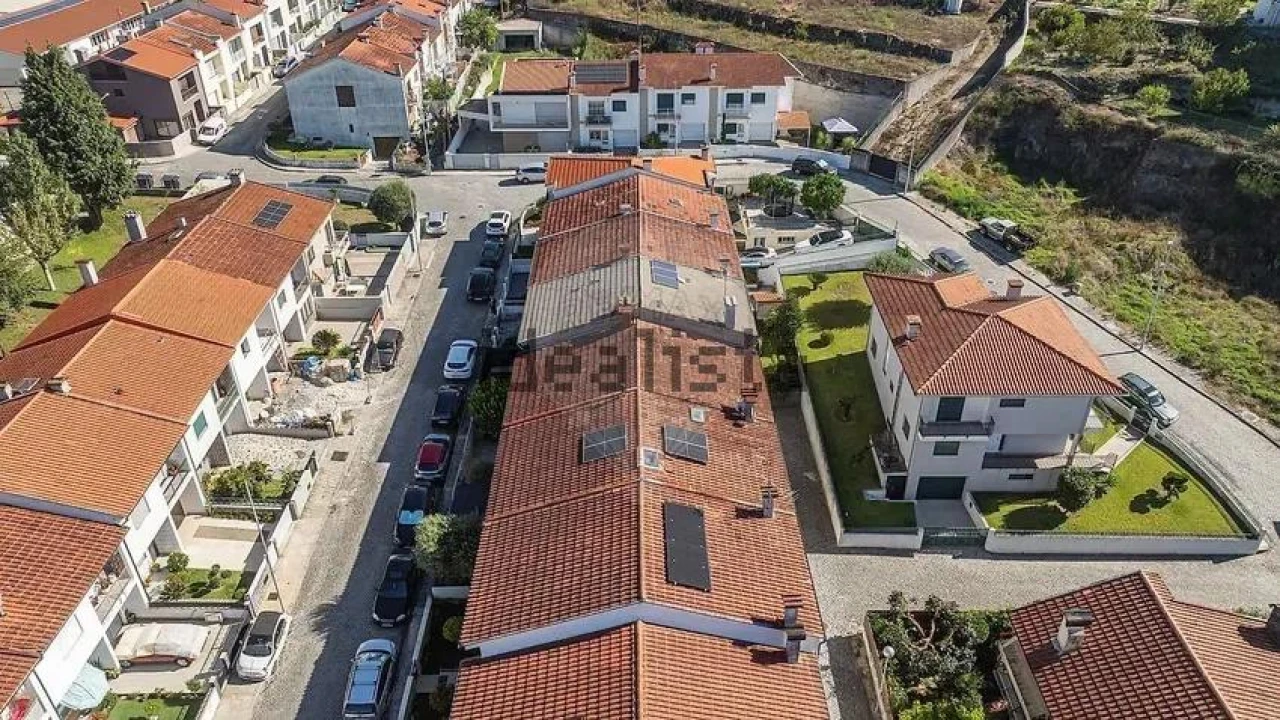 Moradia T4 para Venda em Braga (Maximinos, Sé e Cividade) Foto 33