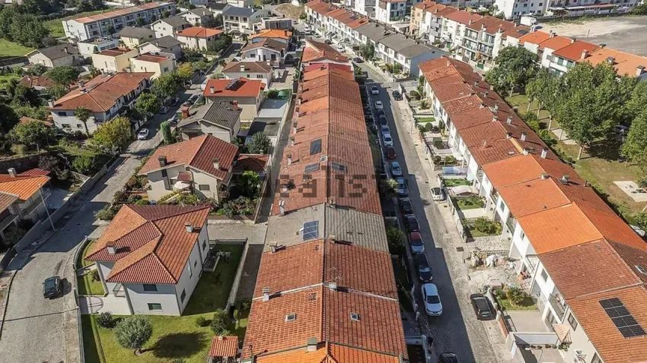 Moradia T4 para Venda em Braga (Maximinos, Sé e Cividade) Foto 34