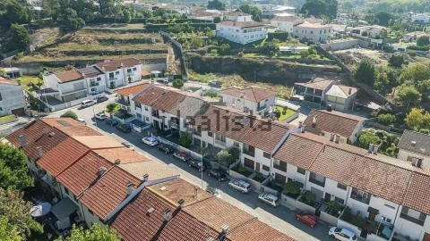 Moradia T4 para Venda em Braga (Maximinos, Sé e Cividade)