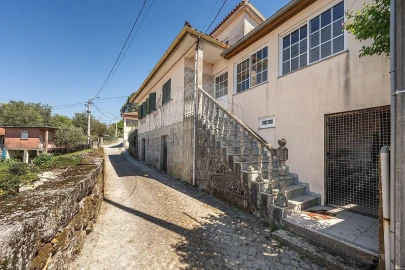 Moradia T3 para Venda em Sobradelo da Goma