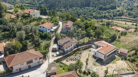 Moradia T3 para Venda em Sobradelo da Goma