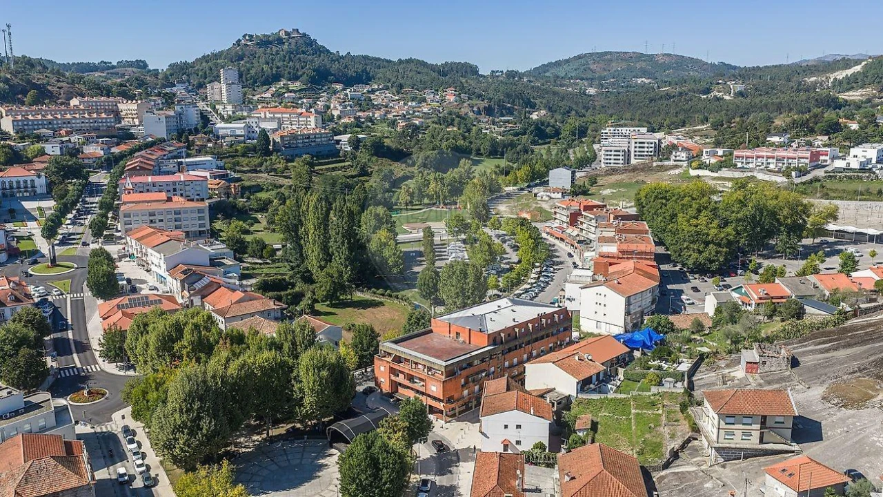 Apartamento T3 para Venda em Povoa de Lanhoso (N. Senhora do Amparo) Foto 2
