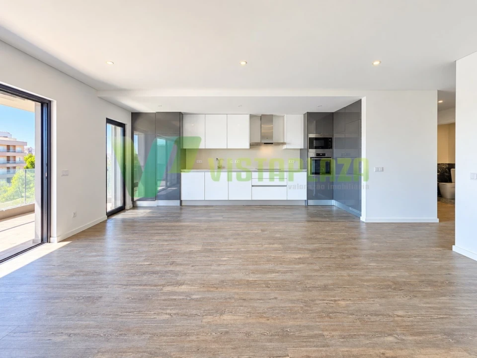 Apartamento T3 para Venda em Portimão Foto 2