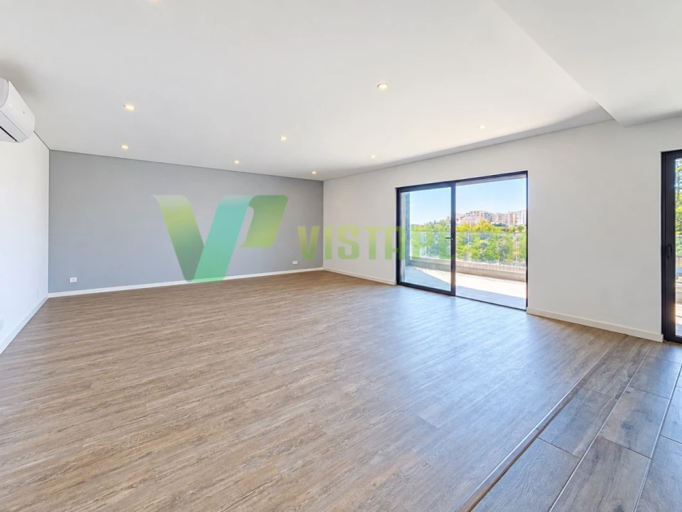 Apartamento T3 para Venda em Portimão Foto 6