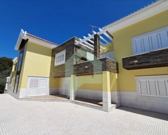 Moradia T6 para Venda em Queluz e Belas