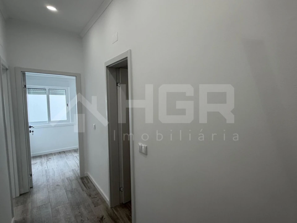 Apartamento T1 para Venda em Baixa da Banheira e Vale da Amoreira Foto 2