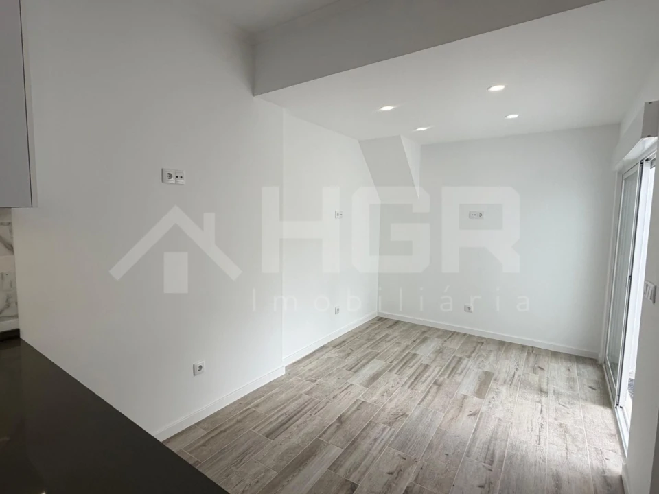 Apartamento T1 para Venda em Baixa da Banheira e Vale da Amoreira Foto 3