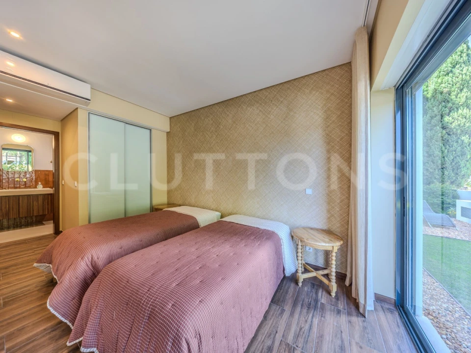 Apartamento T2 para Venda em Quarteira Foto 17
