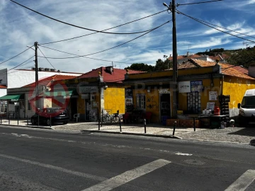 Prédio para Venda em Póvoa de Santo Adrião e Olival Basto