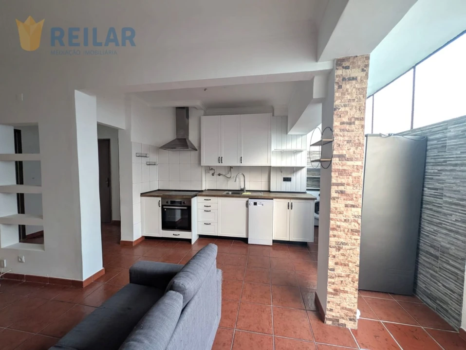 Apartamento T2 para Arrendamento em Sacavém e Prior Velho Foto 3