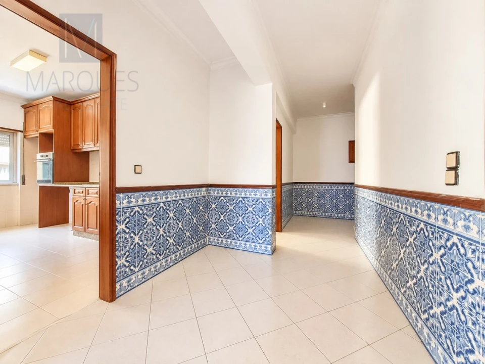 Apartamento T2 para Venda em Rio de Mouro Foto 4