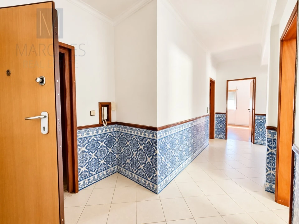 Apartamento T2 para Venda em Rio de Mouro Foto 9