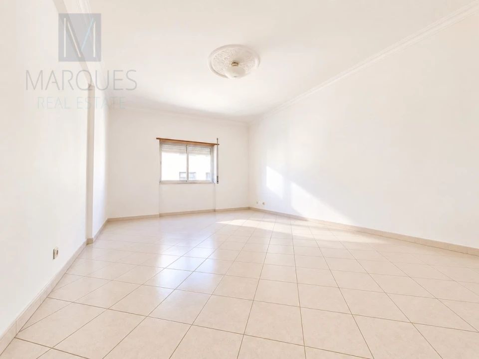 Apartamento T2 para Venda em Rio de Mouro Foto 12