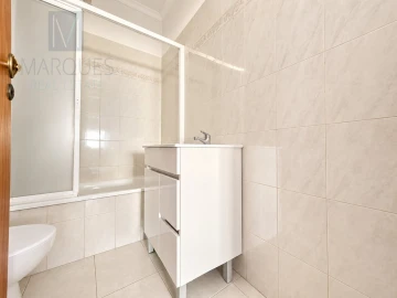 Apartamento T2 para Venda em Rio de Mouro
