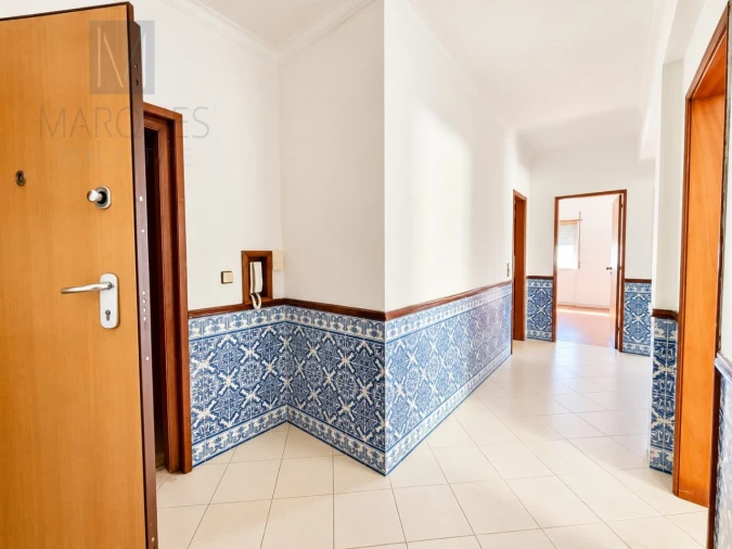Apartamento T2 para Venda em Rio de Mouro Foto 9