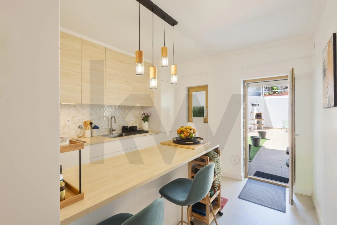 Apartamento T2 para Venda em São Domingos de Rana Foto 9