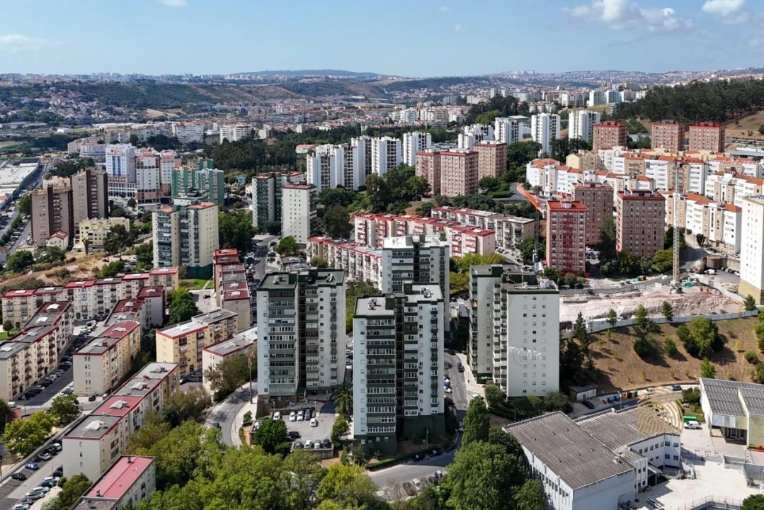 Apartamento T2 para Venda em Santo António dos Cavaleiros e Frielas Foto 2