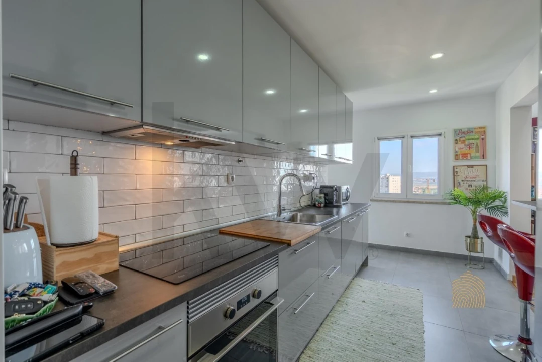 Apartamento T2 para Venda em Santo António dos Cavaleiros e Frielas Foto 6