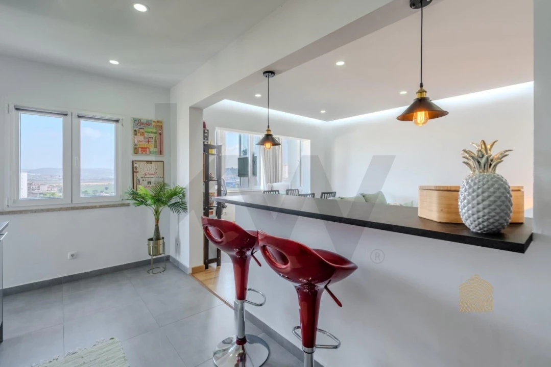 Apartamento T2 para Venda em Santo António dos Cavaleiros e Frielas Foto 7