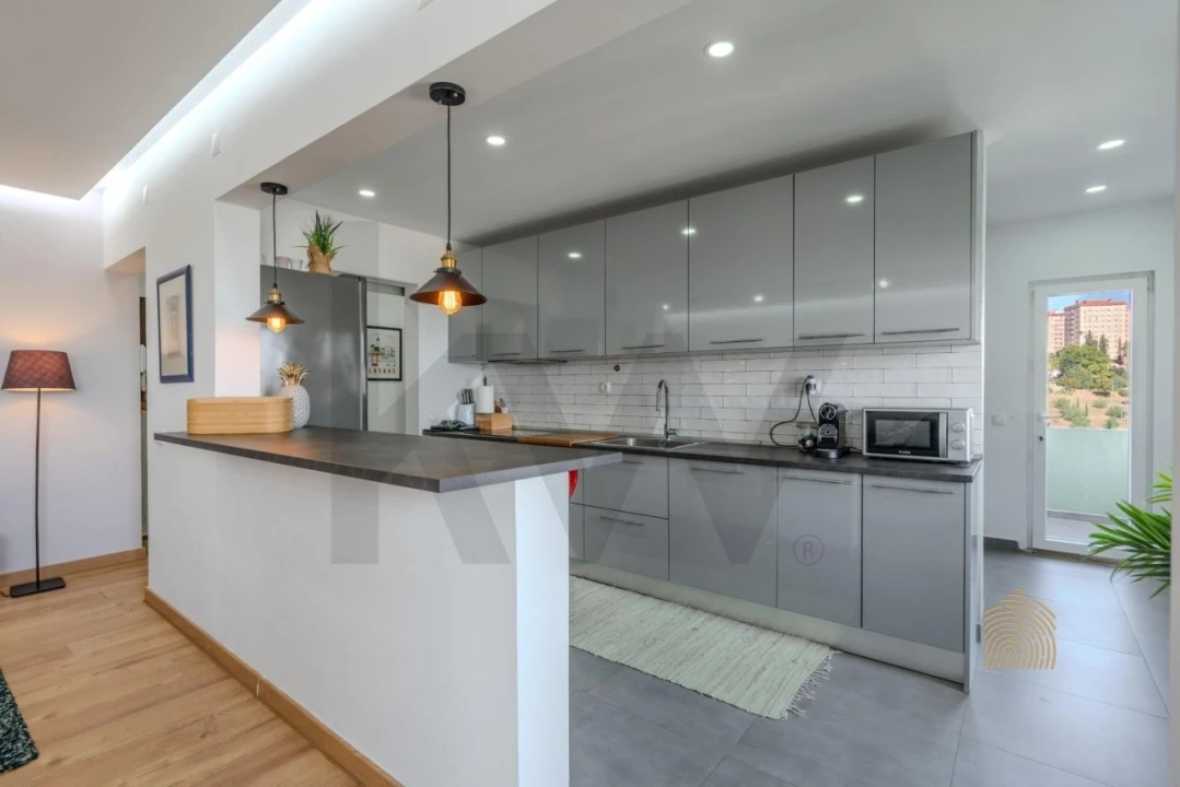 Apartamento T2 para Venda em Santo António dos Cavaleiros e Frielas Foto 8