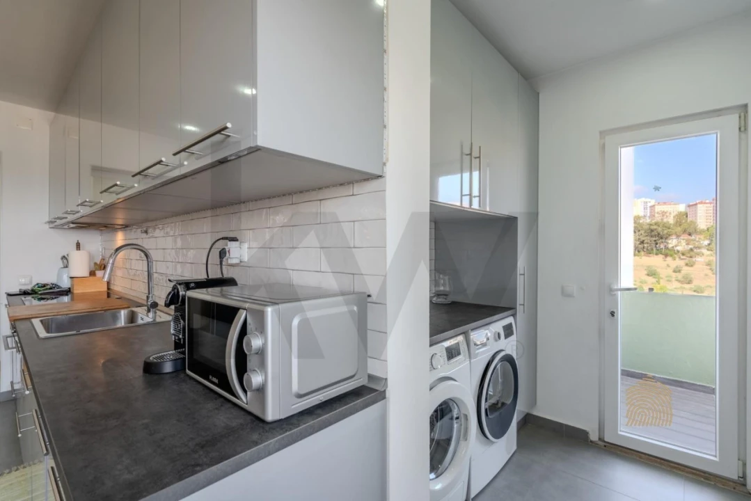 Apartamento T2 para Venda em Santo António dos Cavaleiros e Frielas Foto 10